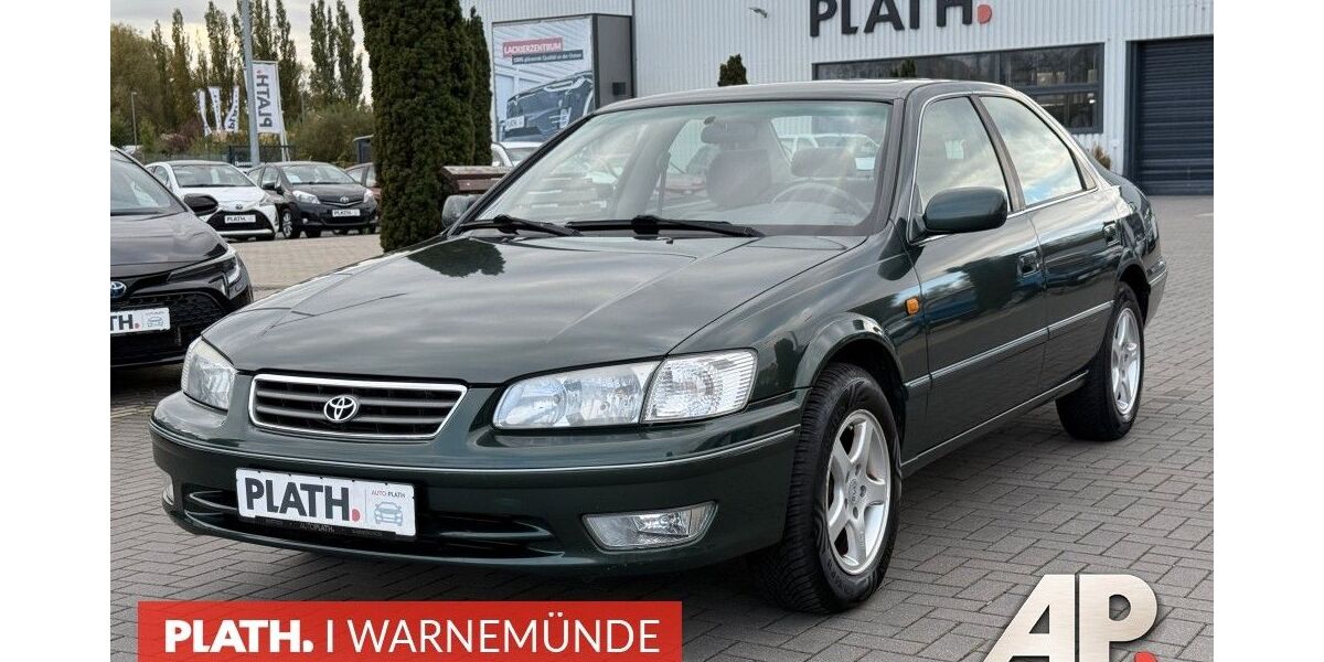 Toyota Camry 220.681 km 3.990 &euro; Rostock-Warnemünde 18119