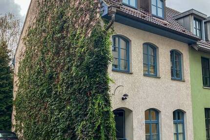 Ein zauberhaftes Stadthaus plus Baugrundstück