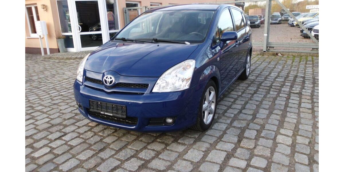 Toyota Corolla Verso 272.000 km 1.990 &euro; Rostock 18055