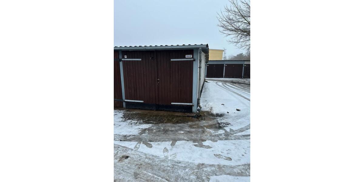 Garagen / Stellplätze Satow - 100&euro; | Angebot:24518015