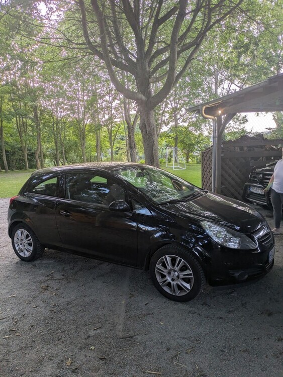 Opel Corsa 186.000 km 2.100 € Satow 18239