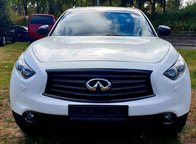 QX70