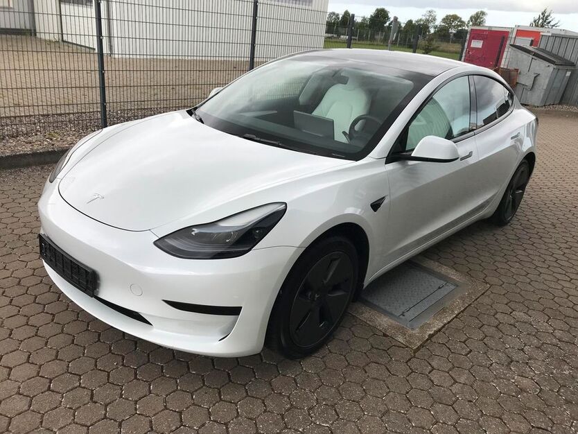 Tesla Model 3 51.550 km 27.589 € Broderstorf / Rostock 18184