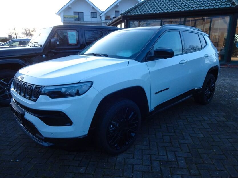 Jeep Compass 5.500 km 30.990 € Rostock/Elmenhorst 18107