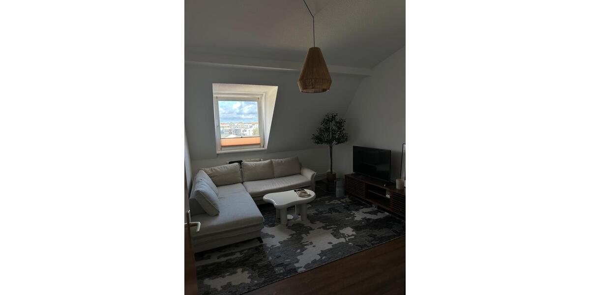 Dachgeschoßwohnung Rostock - 2 Zimmer, 50 m&sup2;, 1.100&euro; | Angebot:26002467