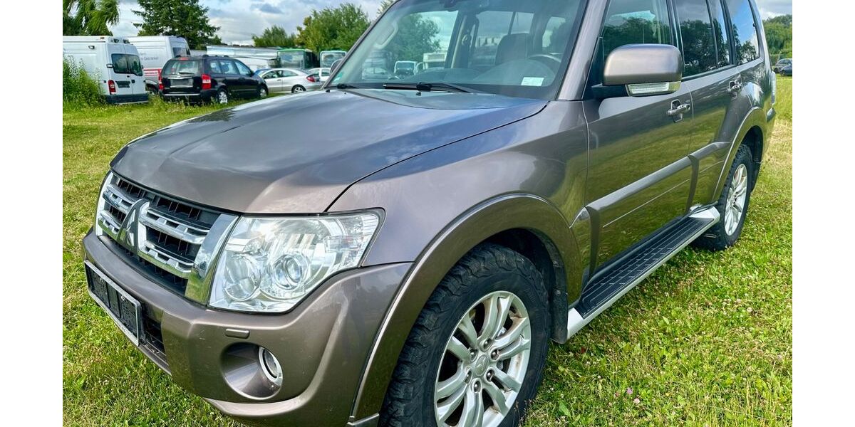 Mitsubishi Pajero 256.718 km 13.900 &euro; Rostock 18147
