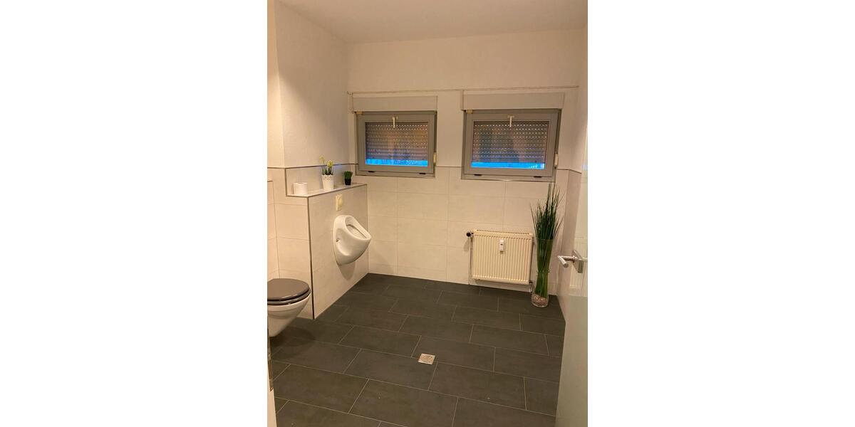 Provfrei: Ebenerd WerkstattLager 275 qm 7€qm Rolltor 18107 HRO zimmer