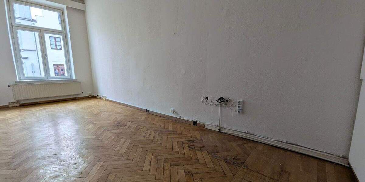 Etagenwohnung Rostock Stadtmitte - 3 Zimmer, 104 m&sup2;, 830&euro; | Angebot:25689030