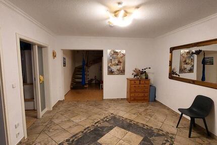 Wohnung Bentwisch - 5 Zimmer, 192 m&sup2;, 2.100&euro; | Angebot:25343208