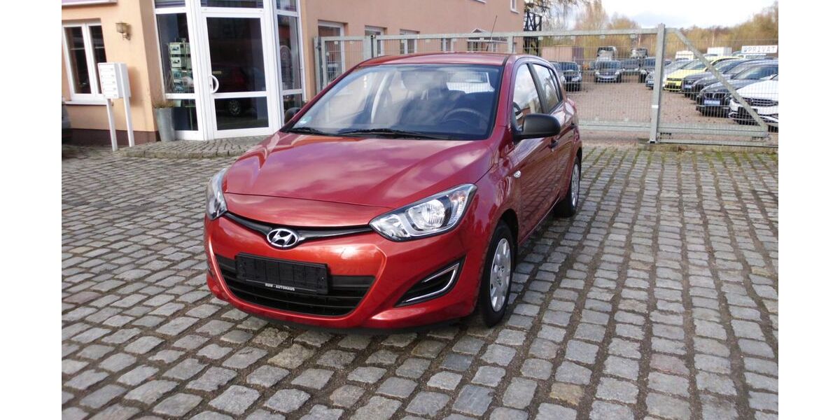Hyundai i20 74.000 km 5.490 &euro; Rostock 18055