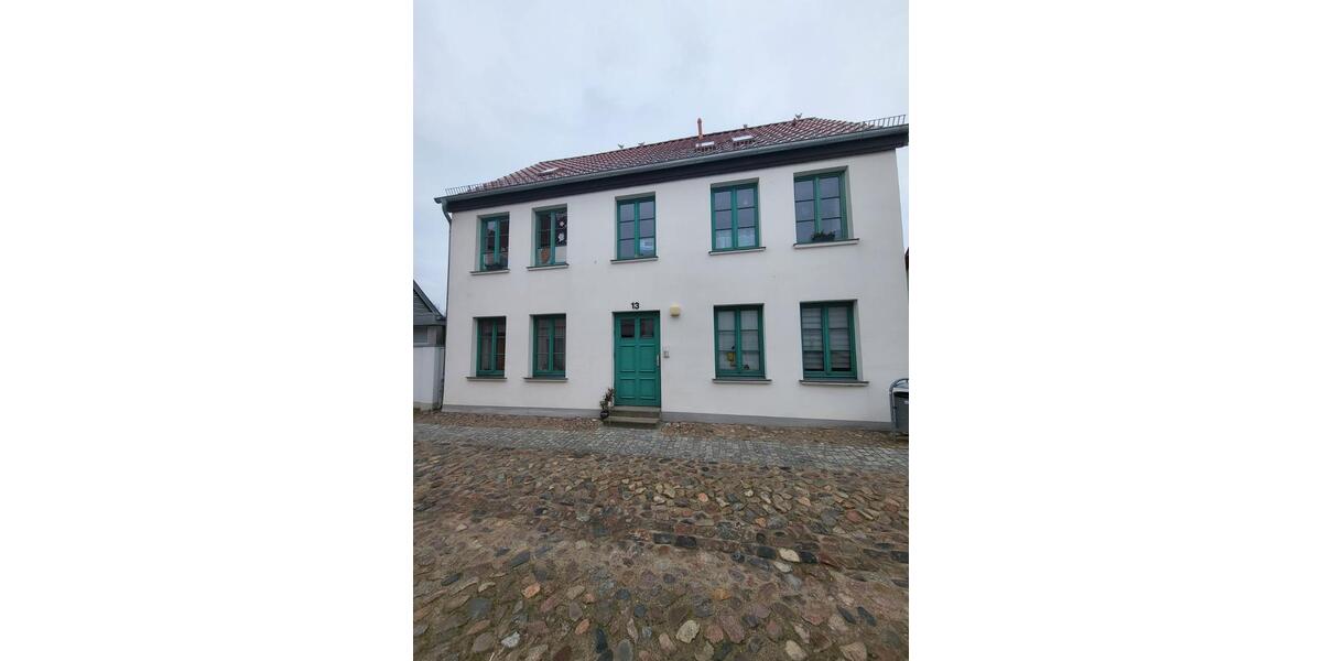 Erdgeschoßwohnung Bützow - 1 Zimmer, 32 m&sup2;, 275&euro; | Angebot:26279315