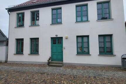 Wohnung Bützow - 1 Zimmer, 32 m&sup2;, 275&euro; | Angebot:26279315