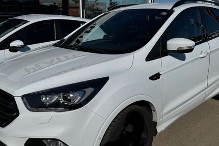 Ford Kuga 149.741 km 16.890 € Rostock 18059