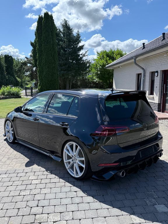 VW Golf 92.300 km 19.990 € Marlow 18337