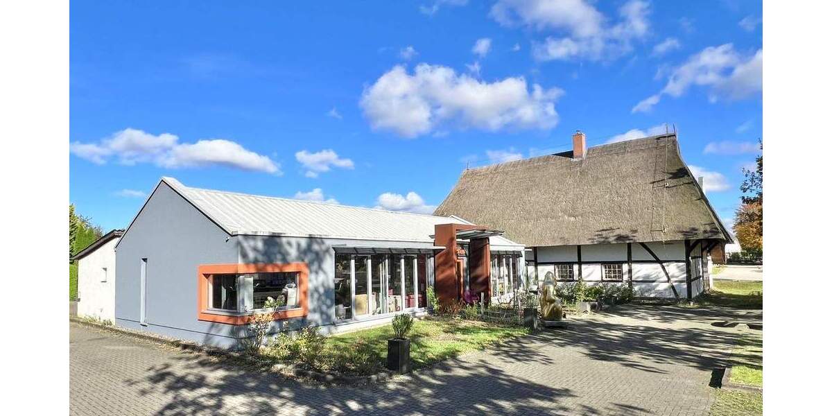 Vielseitiges ca. 458 m² großes Gewerbe mit Reetdachscheune & Halle an der B105 in Bargeshagen! zimmer