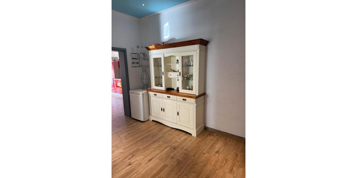 Etagenwohnung Bützow - 4 Zimmer, 100 m&sup2;, 1.300&euro; | Angebot:25961025