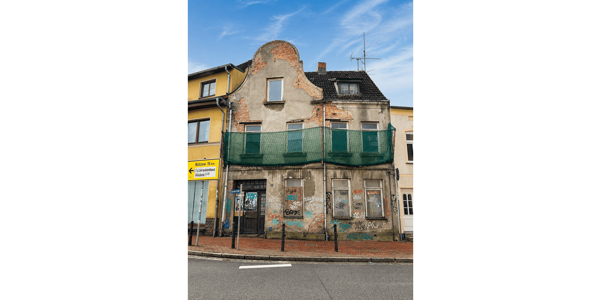 Einfamilienhaus Schwaan - 5 Zimmer, 150 m&sup2;, 75.000&euro; | Angebot:27028704