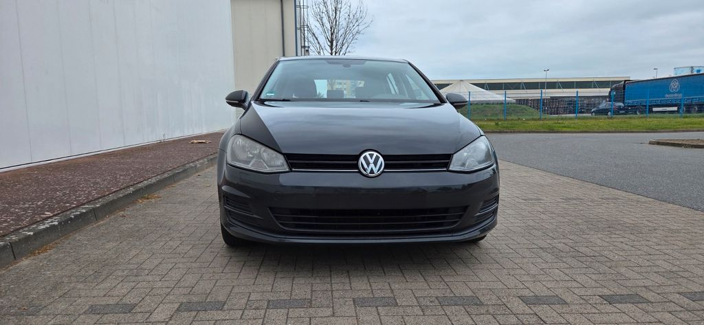 VW Golf 141.320 km 9.300 &euro; Rostock 18107