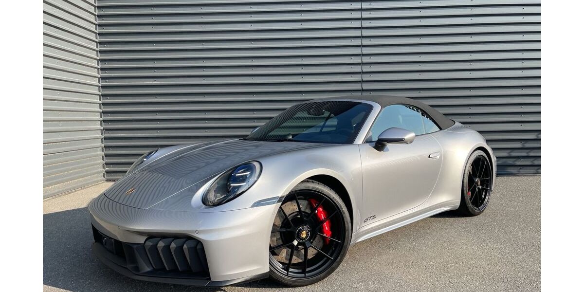 Porsche 992 3.950 km 204.750 &euro; Papendorf 18059