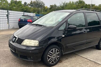 Seat Alhambra 174.000 km 2.199 &euro; Rostock 18106