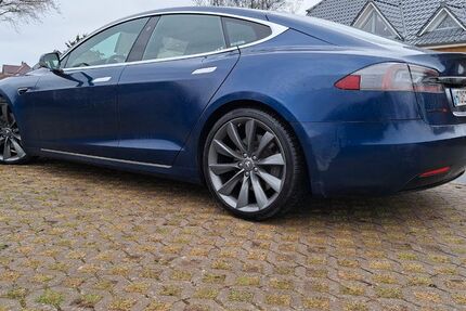 Tesla Model S 119.500 km 22.900 &euro; Rostock 18109