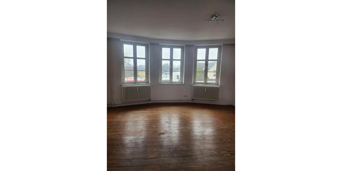 Schöne 3-Raum-Wohnung, Altbau, Bützow, Stellplatz, Gemeinschaftsbalkon 3 zimmer
