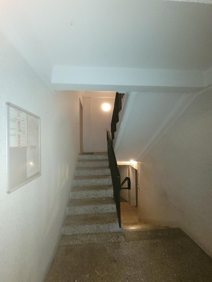 KLEIN-FEIN-MEIN: Duschbad m. Fenster, Laminat, frisch renoviert, dicht bei HRO zimmer