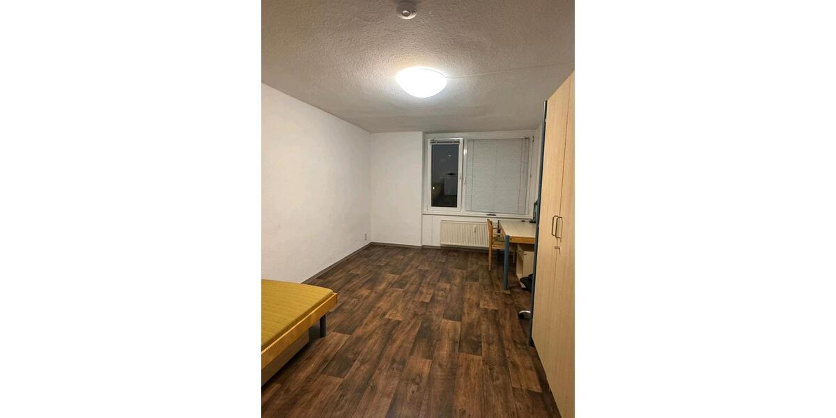 Etagenwohnung Papendorf - 3 Zimmer, 17 m&sup2;, 320&euro; | Angebot:24690845