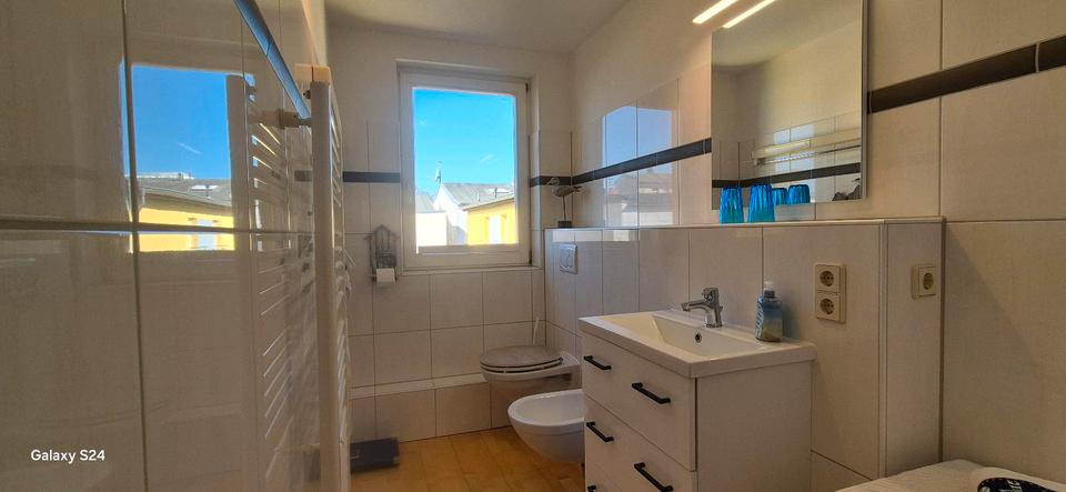 Etagenwohnung Rostock Hohe Düne - 4 Zimmer, 110 m&sup2;, 2.200&euro; | Angebot:25995094