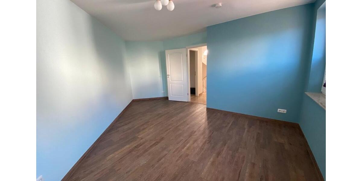 Etagenwohnung Rostock - 5 Zimmer, 160 m&sup2;, 2.360&euro; | Angebot:26268964