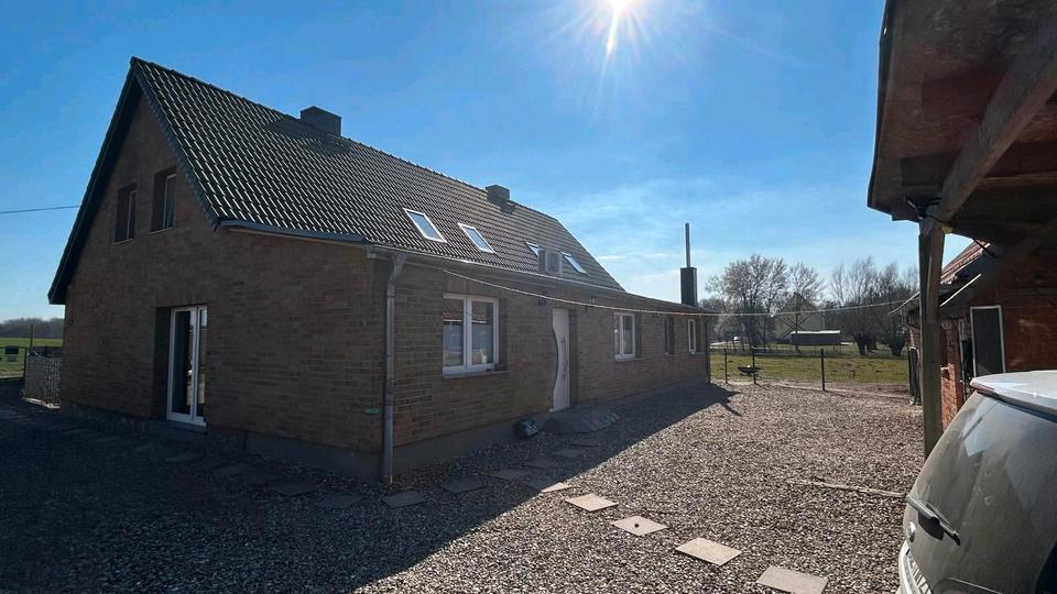 Einfamilienhaus Bützow - 7 Zimmer, 220 m&sup2;, 385.000&euro; | Angebot:26170971