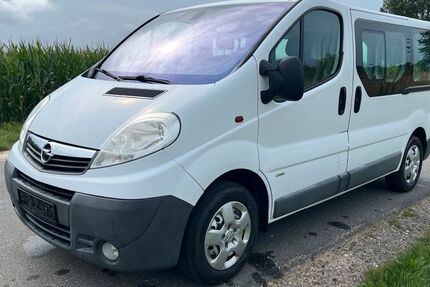 Opel Vivaro 182.500 km 9.210 &euro; Kühlungsborn 18225