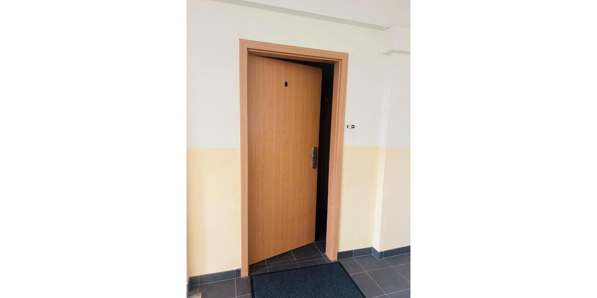 Etagenwohnung Rostock Alt Bartelsdorf - 8 Zimmer, 210 m&sup2;, 1.501&euro; | Angebot:26424394
