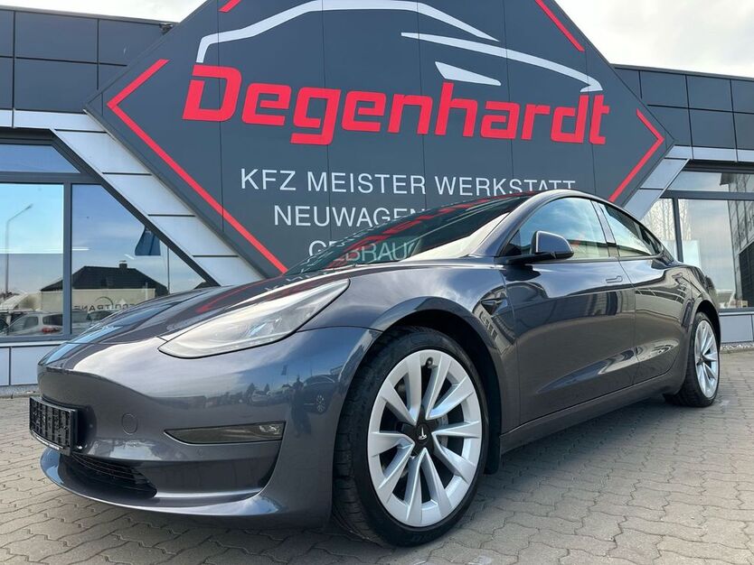 Tesla Model 3 22.961 km 27.990 € Mönchhagen 18182