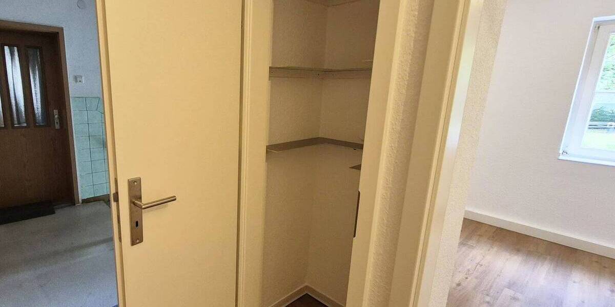 Etagenwohnung Rostock Stadtmitte - 2 Zimmer, 42 m&sup2;, 393&euro; | Angebot:26919941