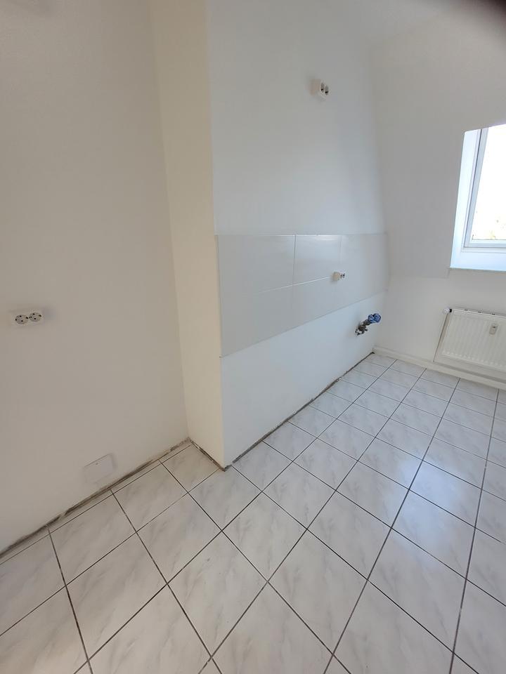 KLEIN-FEIN-MEIN: Duschbad m. Fenster, Laminat, frisch renoviert, dicht bei HRO zimmer