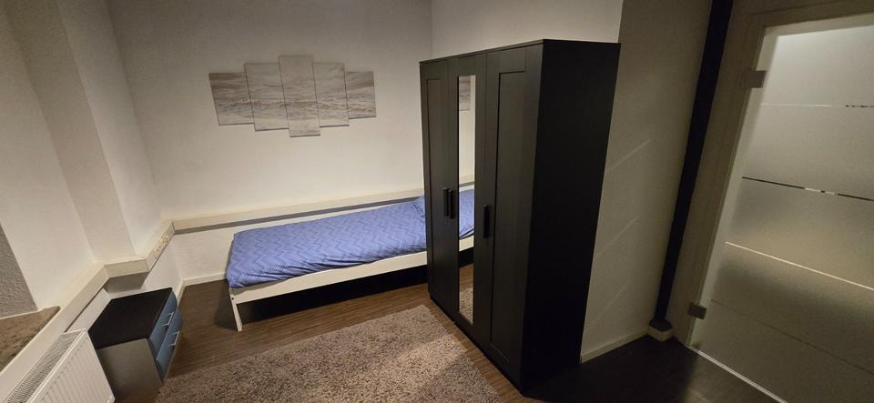 Etagenwohnung Rostock Gehlsdorf - 6 Zimmer, 67 m&sup2;, 27&euro; | Angebot:24562797