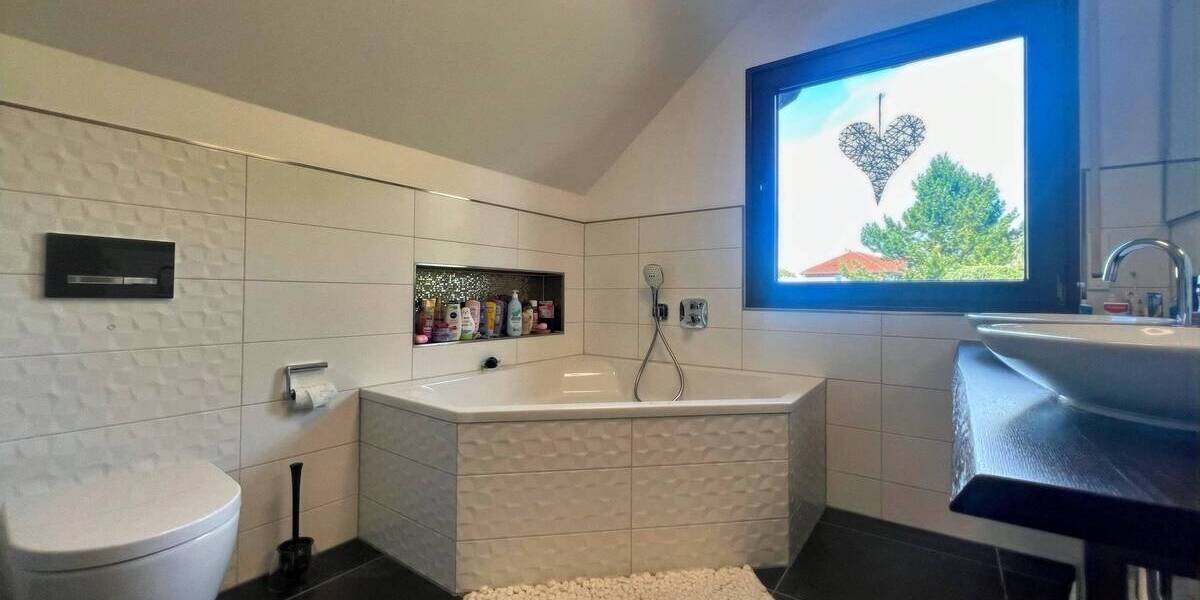 Einfamilienhaus Laage - 4 Zimmer, 135 m&sup2;, 450.000&euro; | Angebot:25670064