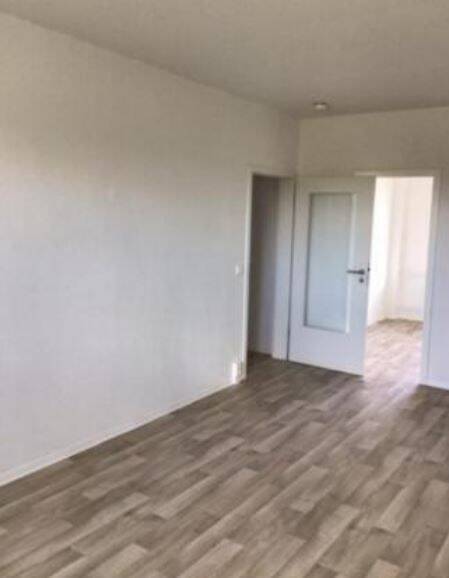 Große 3- Zimmer Wohnung ab 15.11.2025 3 zimmer