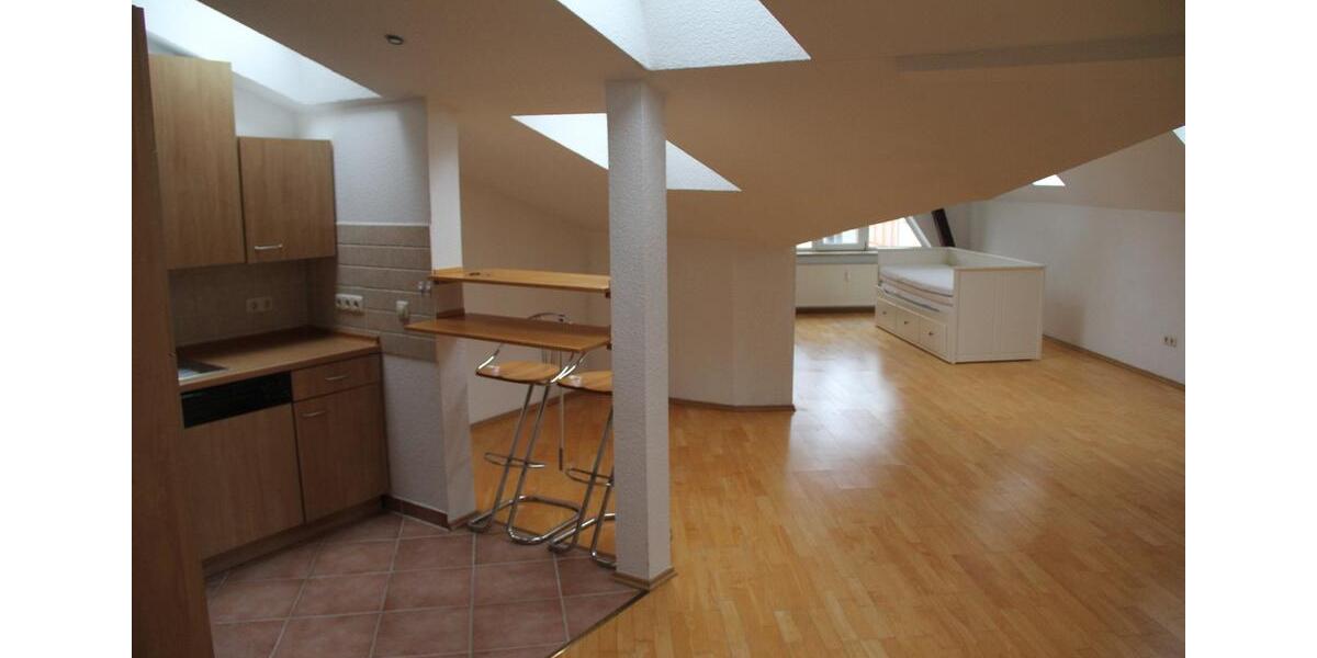 Dachgeschoßwohnung Rostock Hansaviertel - 2 Zimmer, 70 m&sup2;, 840&euro; | Angebot:26545900