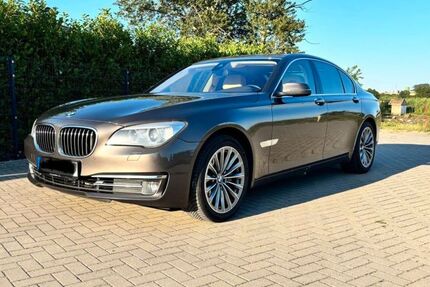 BMW 750 224.000 km 17.800 &euro; Satow 18239