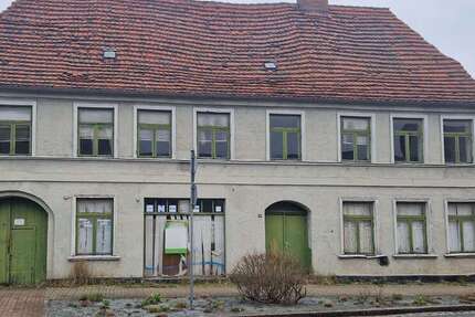 Haus zum Kaufen in Tessin 65.000 € 220 m² 9 zimmer