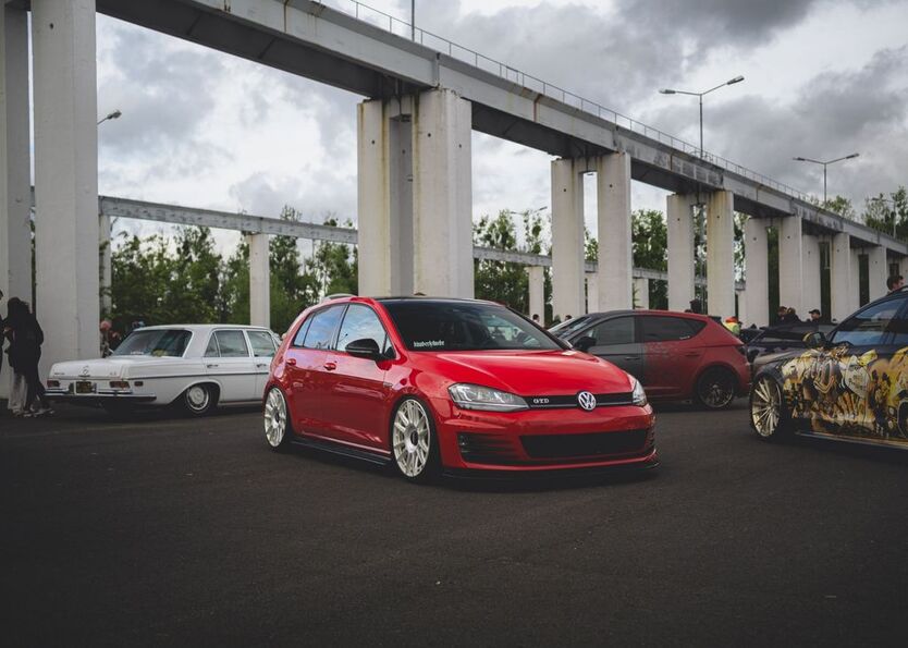 VW Golf 123.545 km 18.250 € Rostock 18055