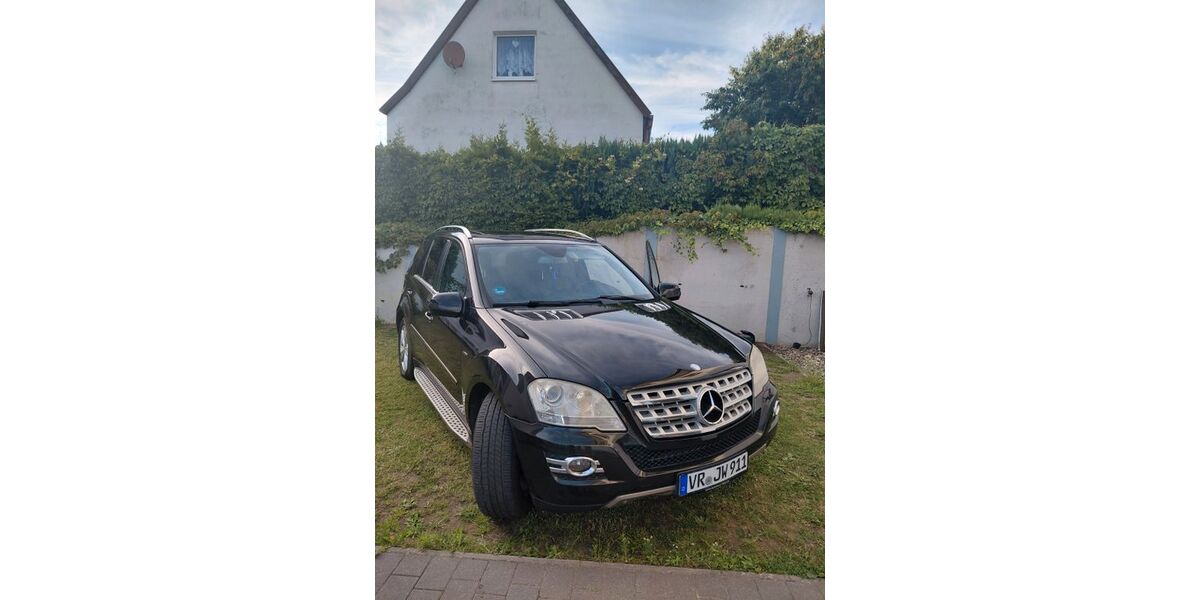 Mercedes-Benz 280 272.000 km 6.500 &euro; Marlow 18337