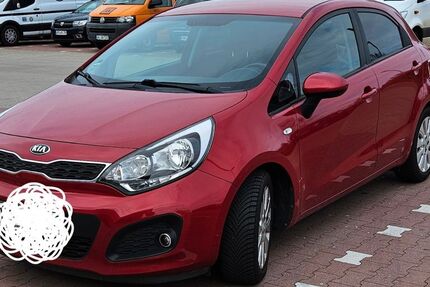 Kia Rio 71.300 km 6.400 &euro; Rostock 18147