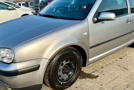 VW Golf 300.000 km 600 &euro; Rostock 18147