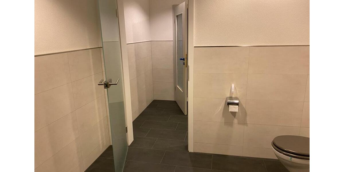 Provfrei: Ebenerd WerkstattLager 275 qm 7€qm Rolltor 18107 HRO zimmer