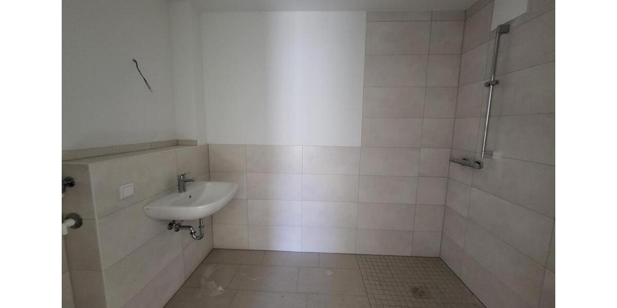Etagenwohnung Tessin - 3 Zimmer, 80 m&sup2;, 989&euro; | Angebot:26676795