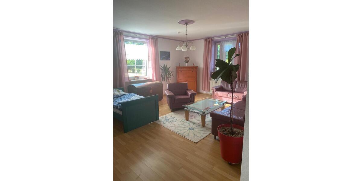 Etagenwohnung Bützow - 4 Zimmer, 100 m&sup2;, 1.300&euro; | Angebot:25961025