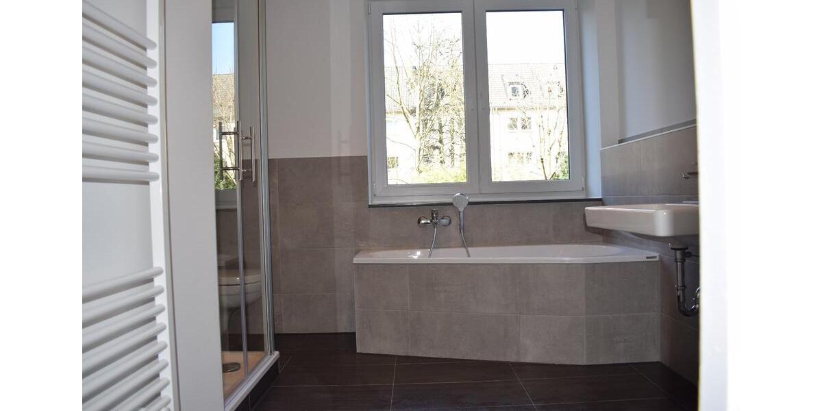 Erdgeschoßwohnung Rostock Hansaviertel - 4 Zimmer, 100 m&sup2;, 1.490&euro; | Angebot:26637151